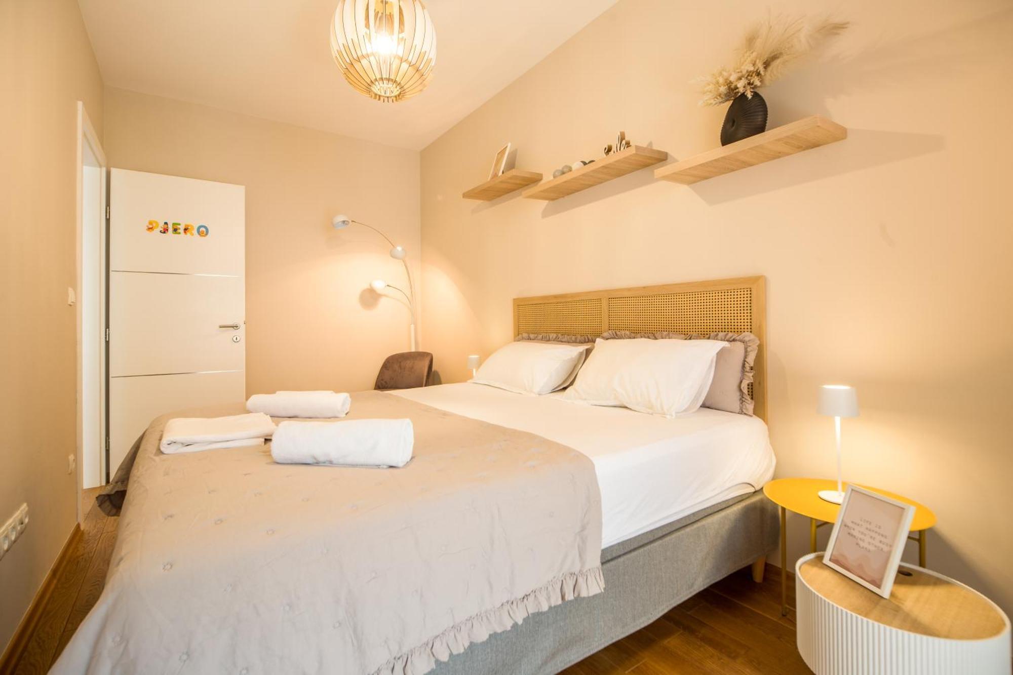 Apartment Pjero Макарска Экстерьер фото